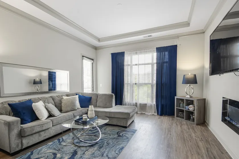 Spacious condo - Image 1