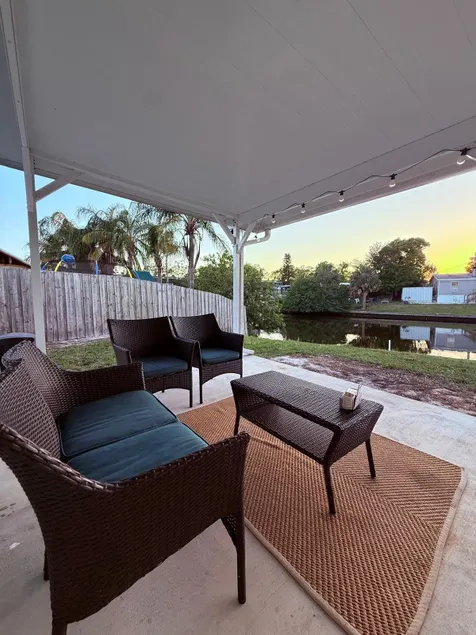 Linares' Cozy Escape - Image 1