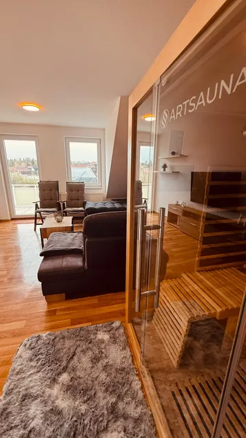 NEW! Penthouse with south balcony + sauna + beach chair - Image 1