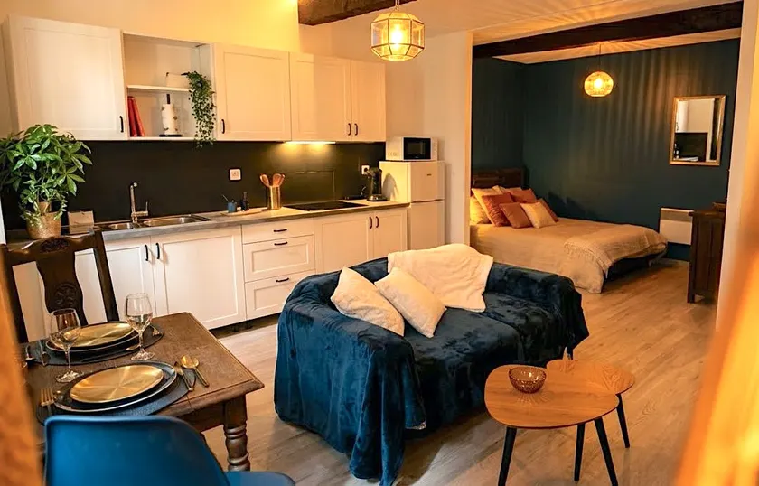 UBAC – Cozy, Stylish, and Quiet in the Historic Center - Image 1