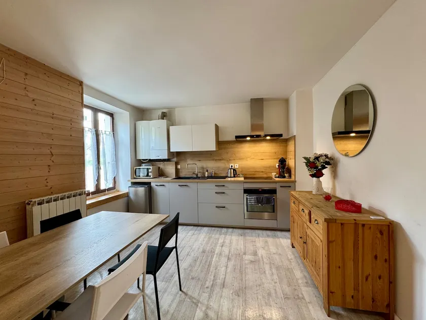 Apartment towards lake and mountain - Image 1