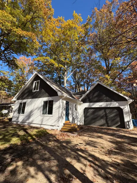 Higgins Lake Hideaway - Image 1