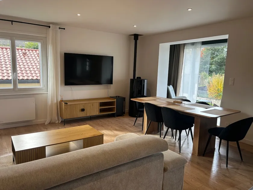 3-Bedroom House with Garden and Garage - Image 1