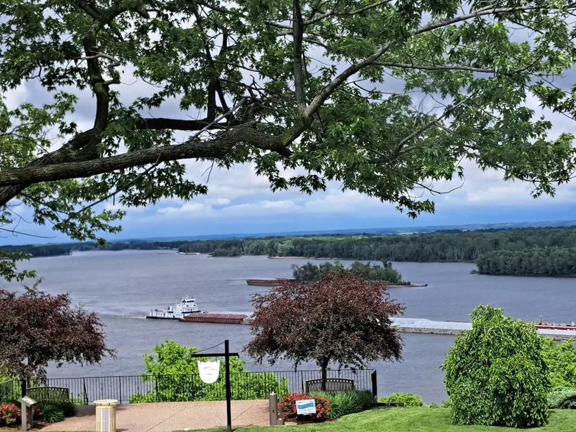 ”Old Man River” 2 BDR upper Apt. - Image 1