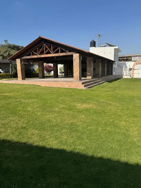 Apartment near airport - Image 1