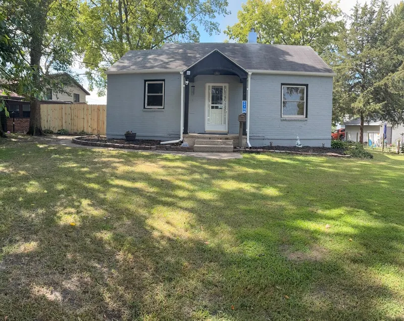 Colleen’s - Image 1