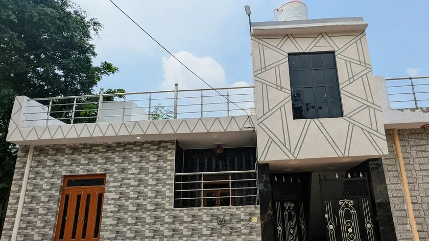 Medhavani Greens Stay near Krishna Janambhoomi - Image 1