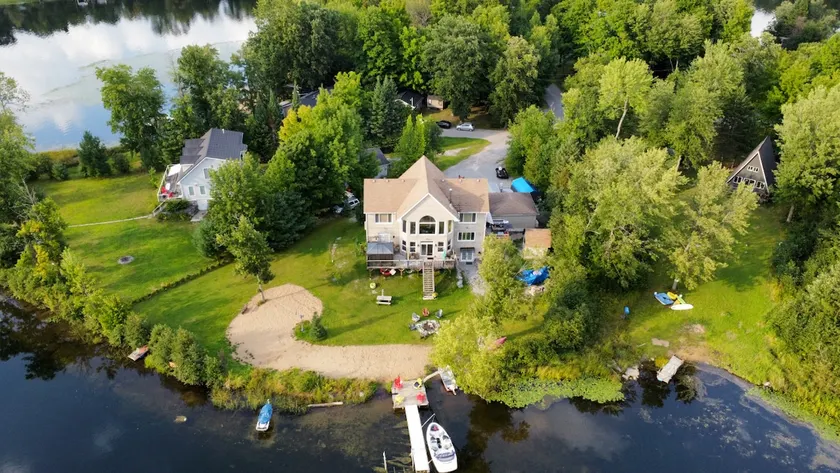 Waterfront Escape with w/ Hot Tub & Fire Pit - Image 1