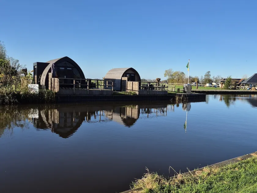 Nature house with terrace and waterfront view - Image 1