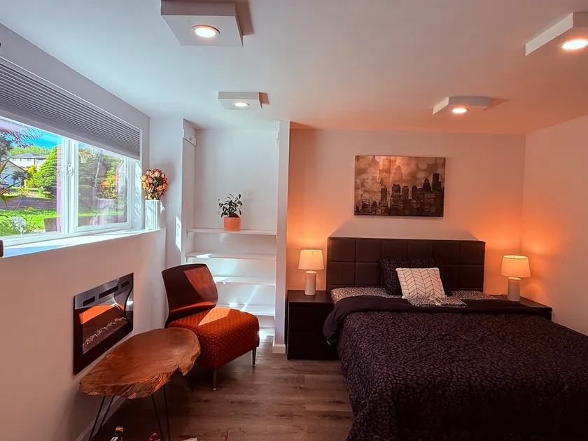 A5- Gorgeous Studio suite - Image 1