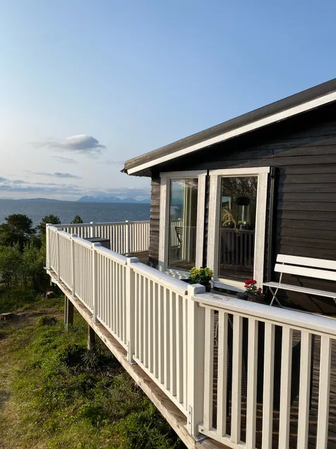 Charming cabin with conservatory - Image 1