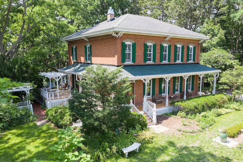 Manor on the Hill | 5BR Private Estate |Near MSU - Image 1