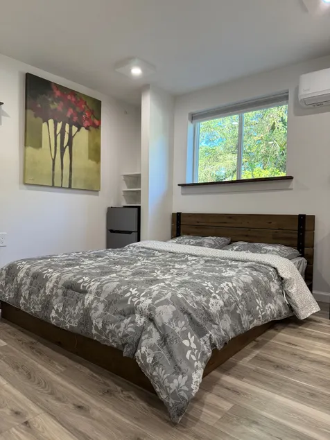 A6-Cozy Modern Guest Studio - Image 1