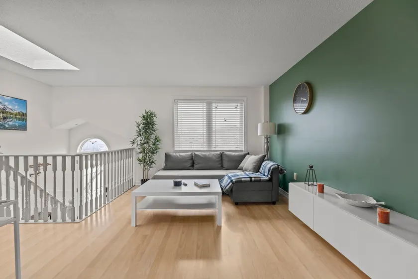 Entire 5 bedrooms House 14 guests - Image 1