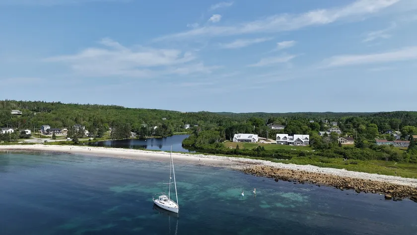 Luxury Beachfront Villa, Cleaveland Beach 71 - Image 1