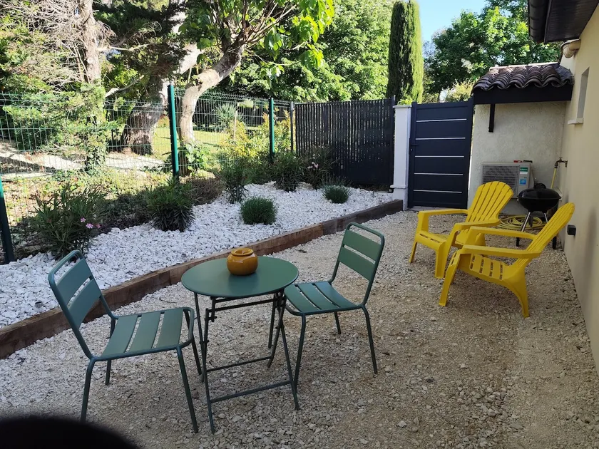 Beautiful new apartment near the A7 Montélimar South - Image 1