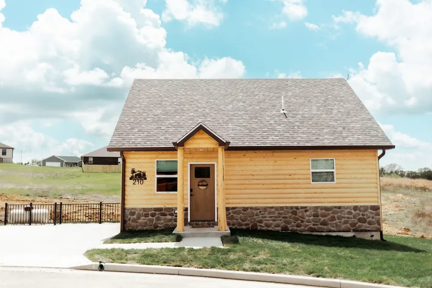 Bear Cabin - Image 1