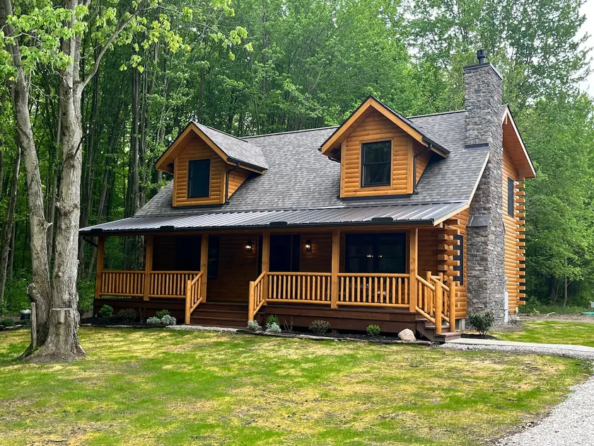 Spacious Log Cabin Nestled on a Private Wooded Lot - Image 1