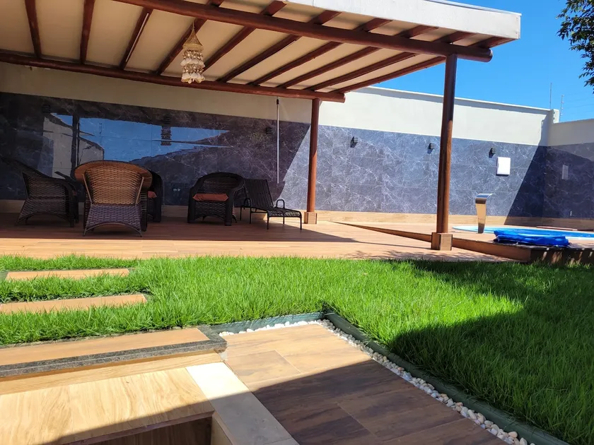 Excellent house for the season - Image 1