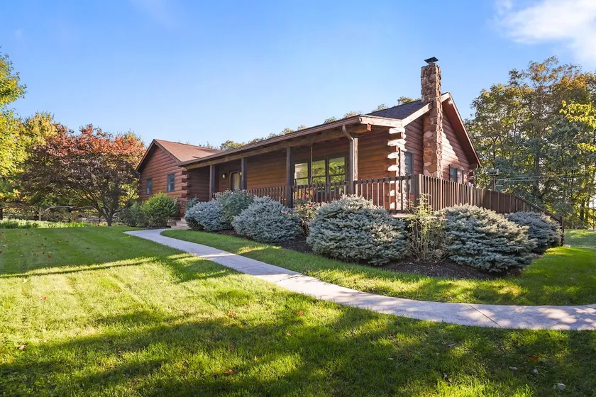 Cabin at Three Square Hollow - Image 1