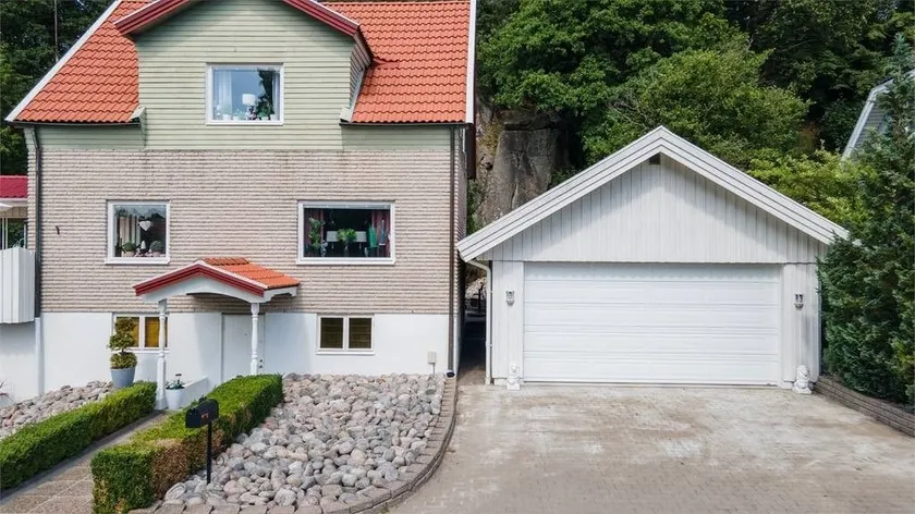 Nordic Elegance Villa - Image 1