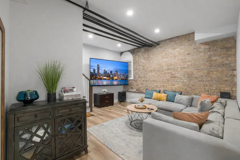 Chic Chicago Hideaway near Suburbs w/ Parking - Image 1