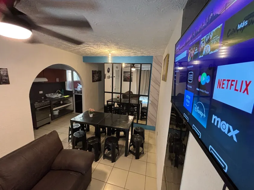 House with 9 beds, air-conditioned, bills, parking - Image 1