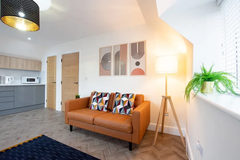 Harwich Apt: Gig-Speed WiFi & Parking - Image 1