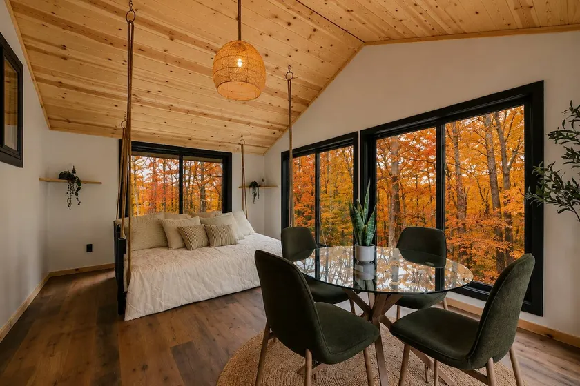 Greenhouse Cabin • Forest Views & Serenity - Image 1