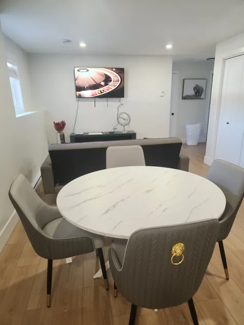 Coziest Nest at Kenmount Terrace - Image 1