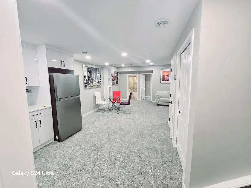 Private, Cozy, Luxury, Spacious One Bedroom Suite - Image 1