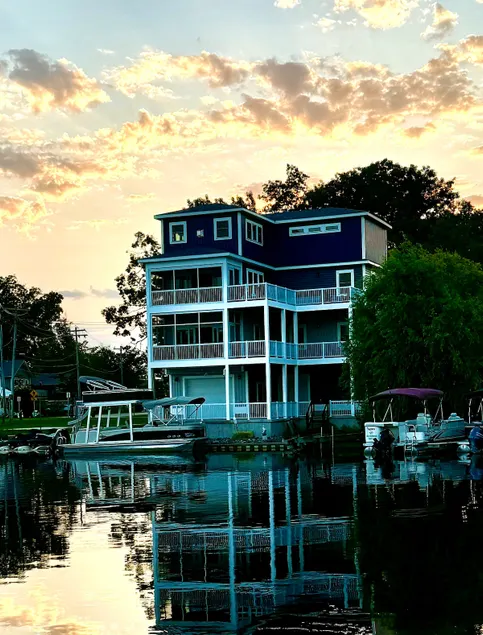 Stunning 3-Story Lakehouse - Image 1