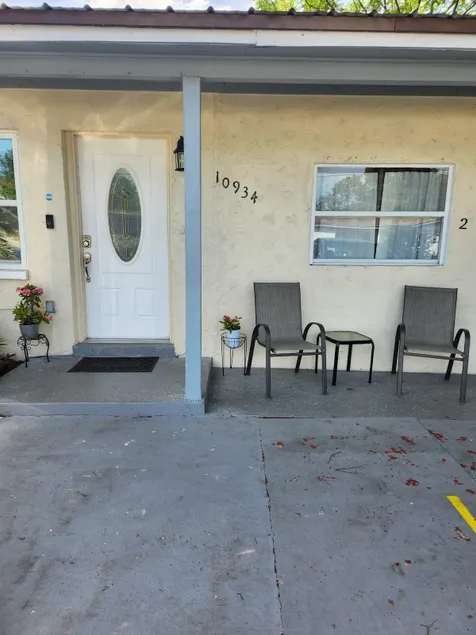Private Home near USF - Image 1