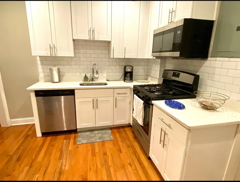 Huge Perfect Edgewater location - Image 1