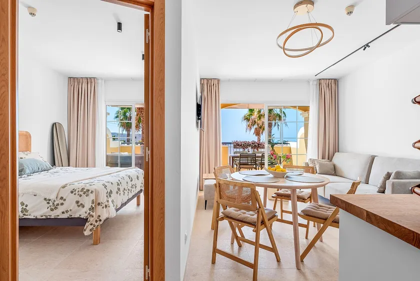 Endless Summer Hostel - Image 1