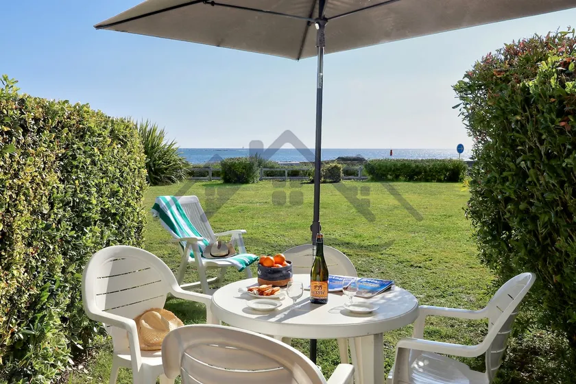 House D02 - Pool, Sea View and Beach 10 m away - Image 1