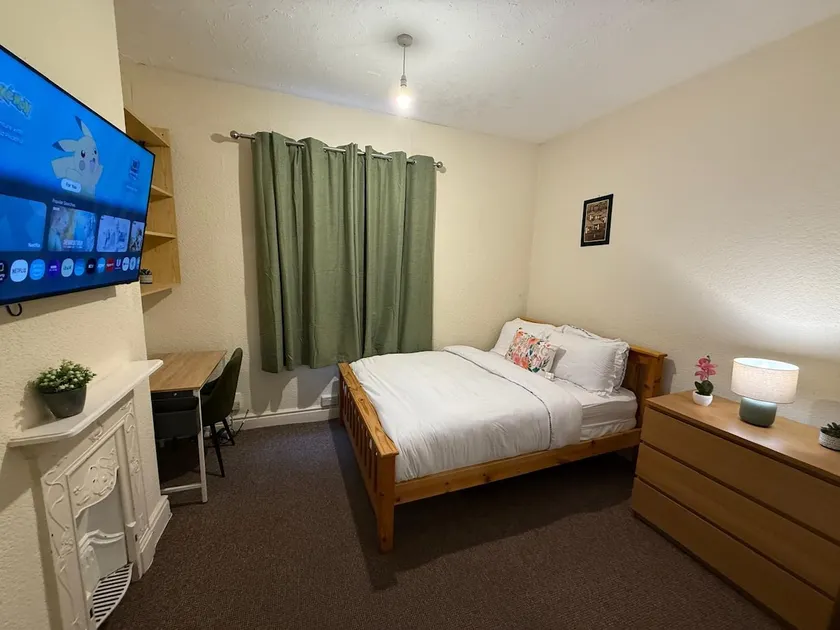 2 Comfy Double Bedrooms - Image 1