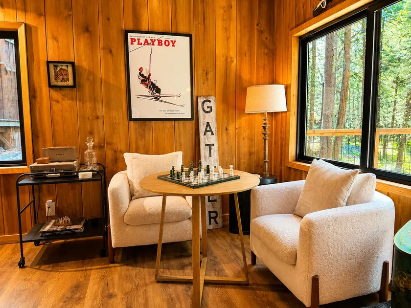 Cozy 3BR Cabin w AC, Games, 10 Min to Donner Lake - Image 1