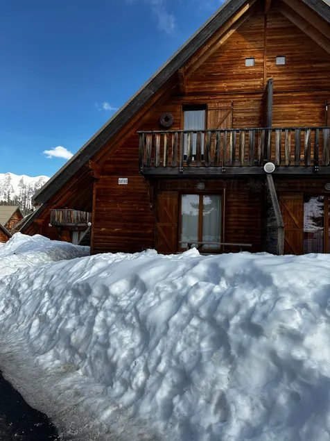 Cocooning Chalet – Nature & Serenity - Image 1