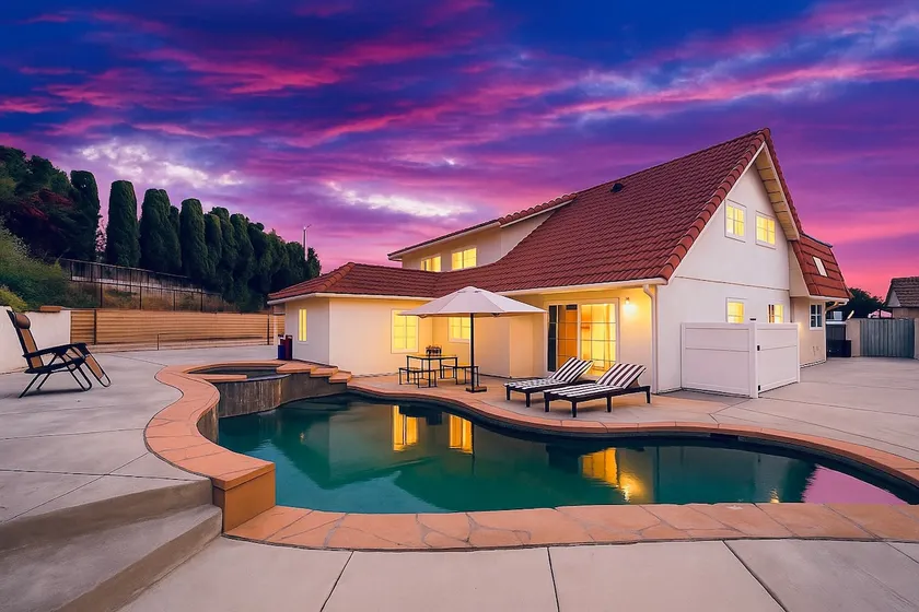 Pool & Hot Tub! 3000Sqft King Beds/Disneyland/Kids - Image 1