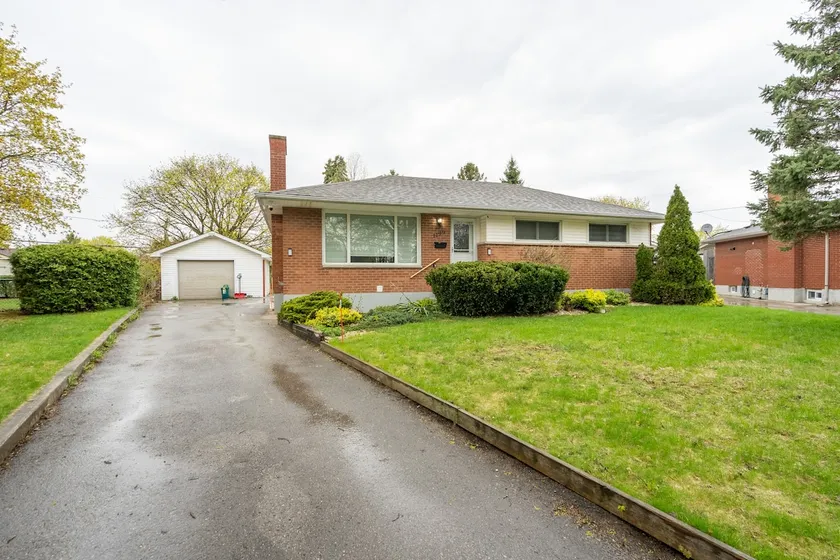 Modern 3BR | Near Western & Fanshawe | Parking - Image 1