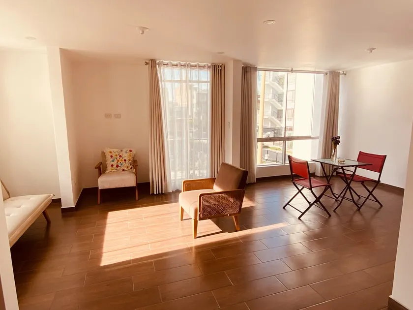 Beautiful furnished apartment in a private development - Image 1
