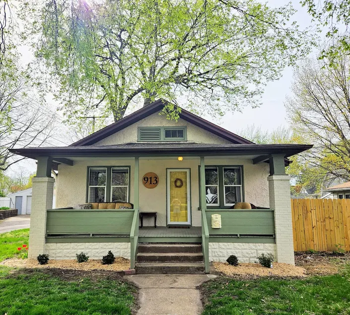 Cheerful Bungalow w/ Fenced Yard - Image 1