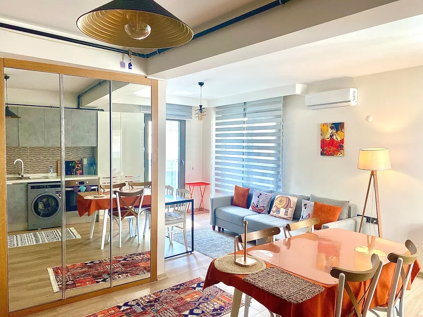 Modern, Central and Peaceful - Image 1