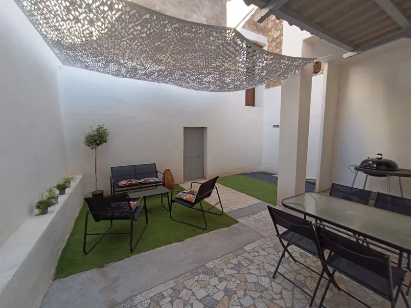 Bright cocoon with private courtyard - Image 1