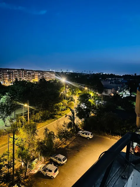 1BHK/2 Double Beds/2 Acs/Sectr 63/near Fortis/CP67 - Image 1