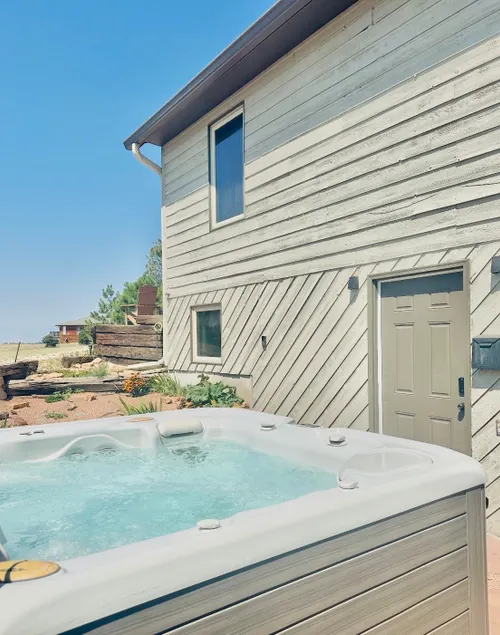 NO FEE Mtn Vw Bsmt Apt & Hot Tub - Image 1