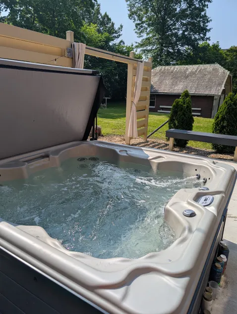 Montgomery Estate *Hot Tub* - Image 1