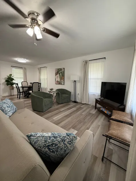 Charming Lake Home - Image 1