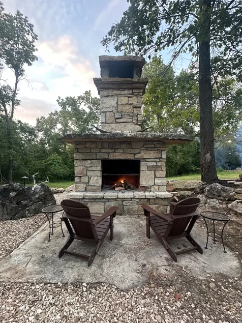 Fireplace Lodge -1 mile to Golf Course & 4 to lake - Image 1